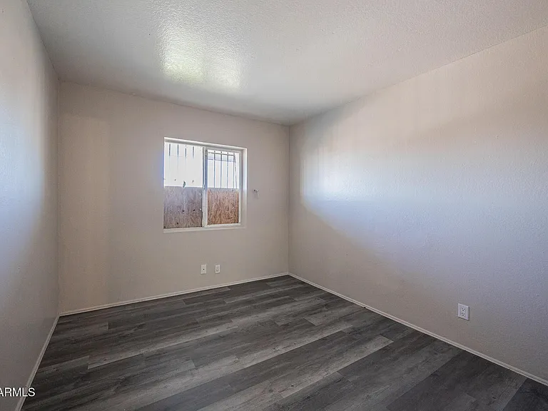 1703 W Mountain View Rd #14 — Photo 9