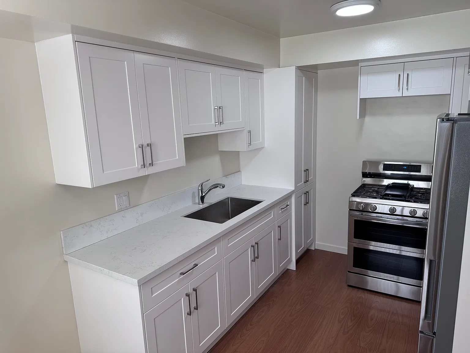 2 bed, 800 sqft, $2,350 — Photo 3