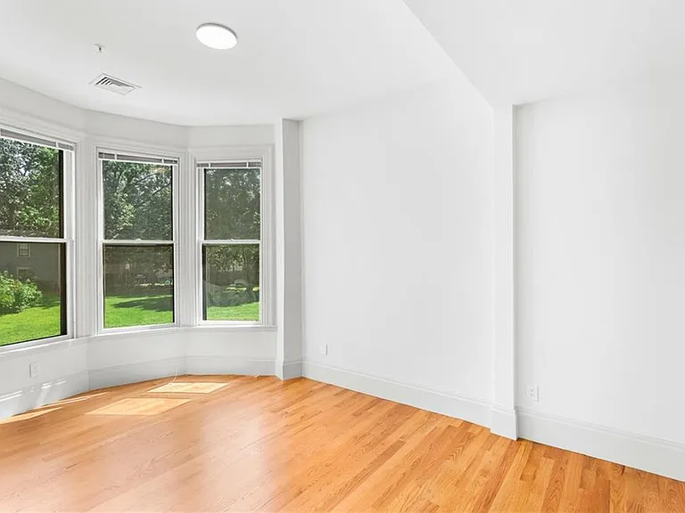 31 Parade St #201 — Photo 12