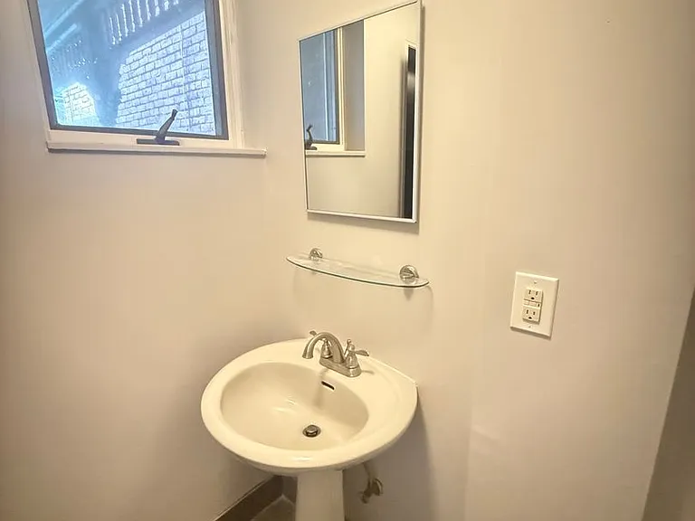 72 Liberty Street Wh — Photo 7