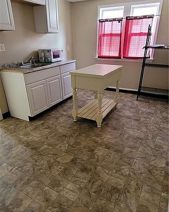3rd image of 1717 Walnut Ave