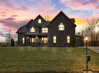 1180 Reda Dr, Clarksville, TN 37042