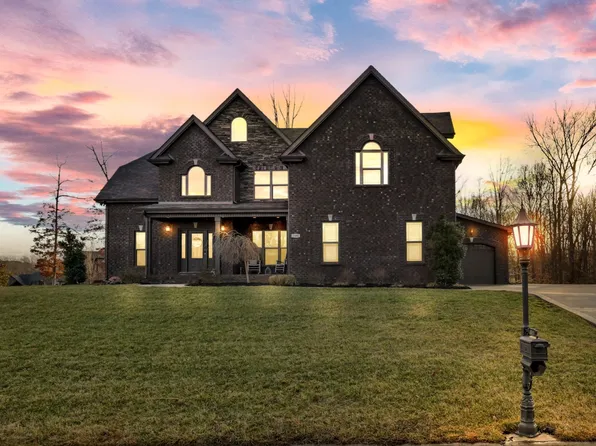 1180 Reda Dr, Clarksville, TN 37042