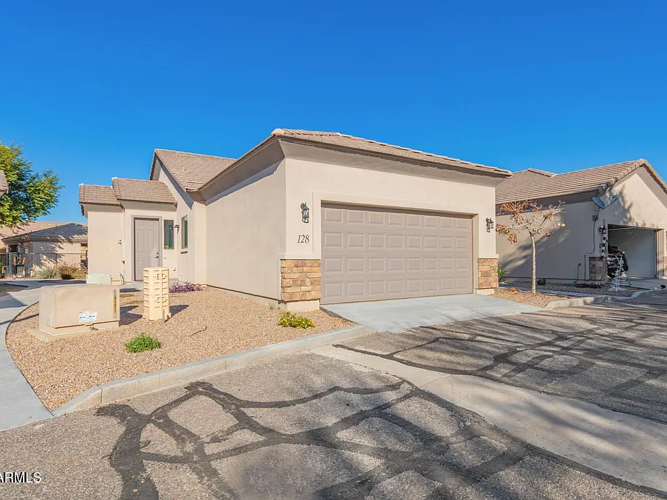 846 N Pueblo Dr #128