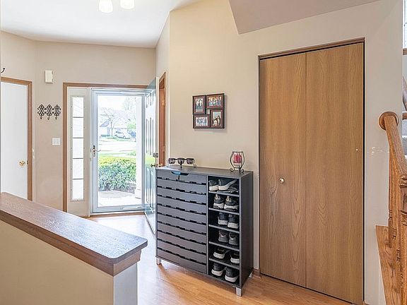 2nd image of 2985 Kentshire Cir