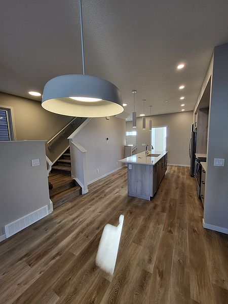 Calgary House for rent - 4 Bedrooms — photo 4