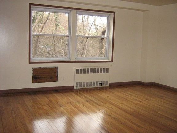 2nd image of 6299 Broadway APT C7