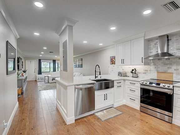 5th image of 3016 SW 21st Ter #361C