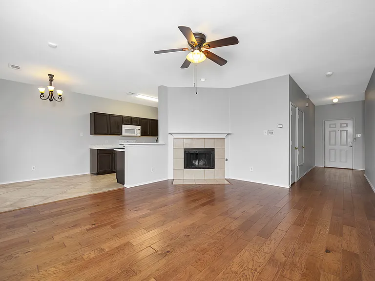 4144 Capstone Dr — Photo 4
