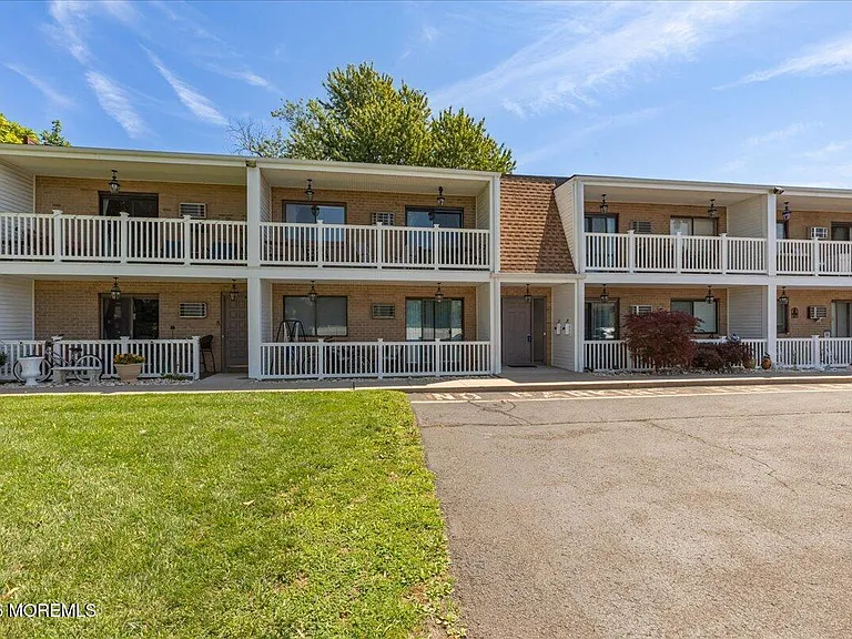 119 Avery Ave #J27 — Photo 18