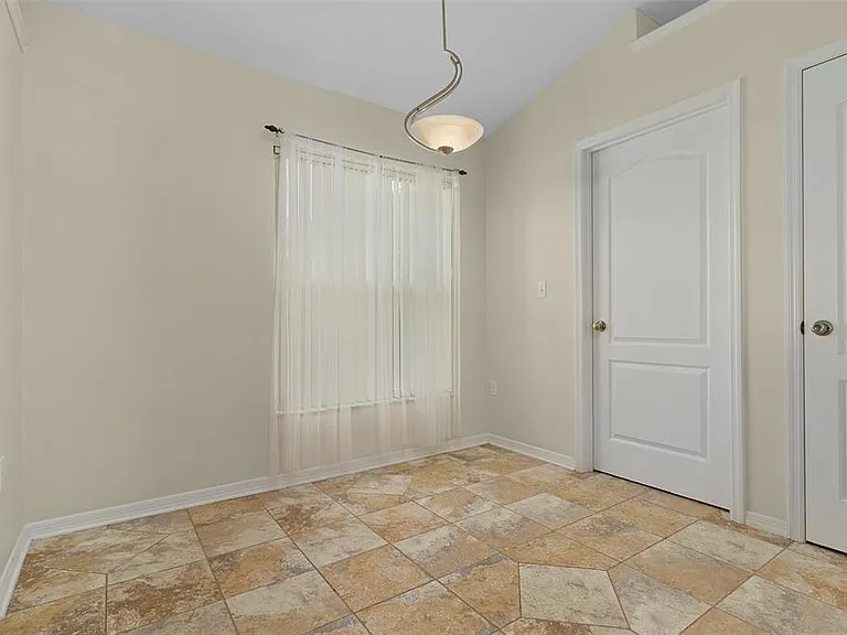 2936 Twin Oaks Dr — Photo 15