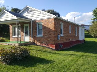 414 Peach St, Staunton, VA 24401