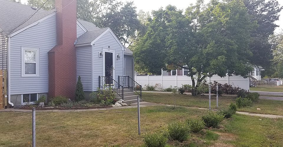 2nd image of 149 Pierce Ave