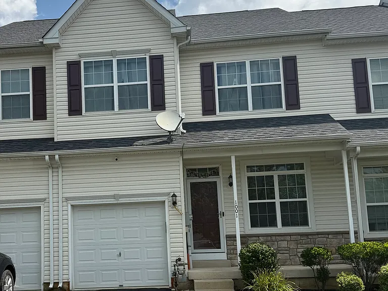 1001 King Way — Photo 1