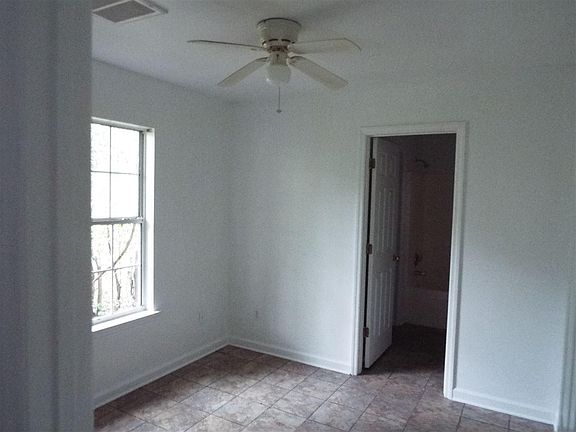 5th image of 827 Central St