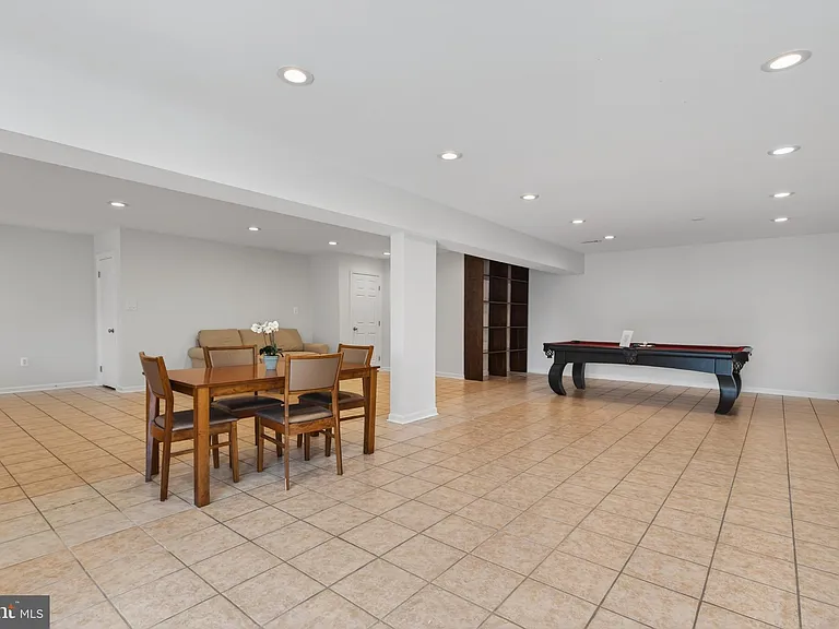 740 Kentland Dr — Photo 6