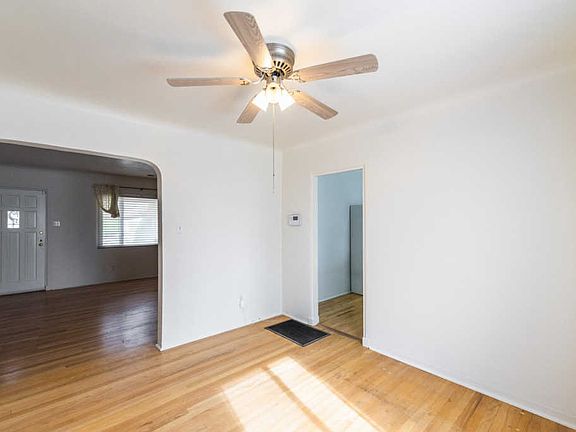 4th image of 212 Montclaire Dr NE