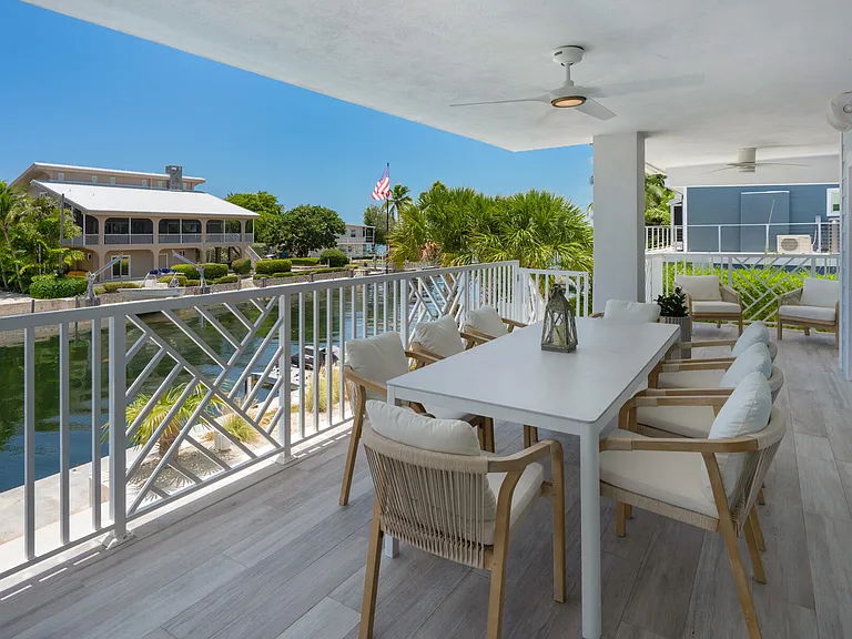153 Valencia Dr — Photo 12