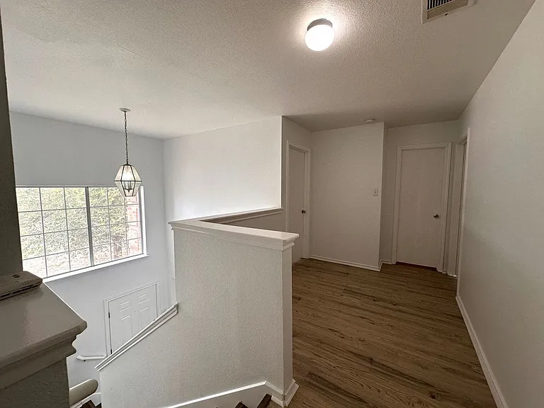 722 Lavaca Loop — Photo 9