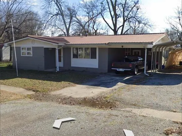 308 Day Ave, Bernie, MO 63822