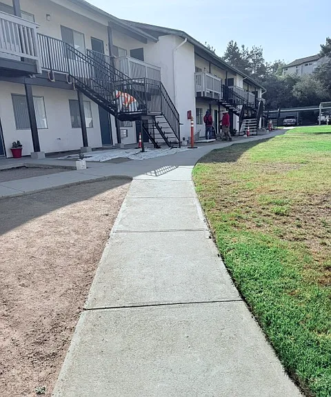 Whispering Pines Apartments — Photo 2
