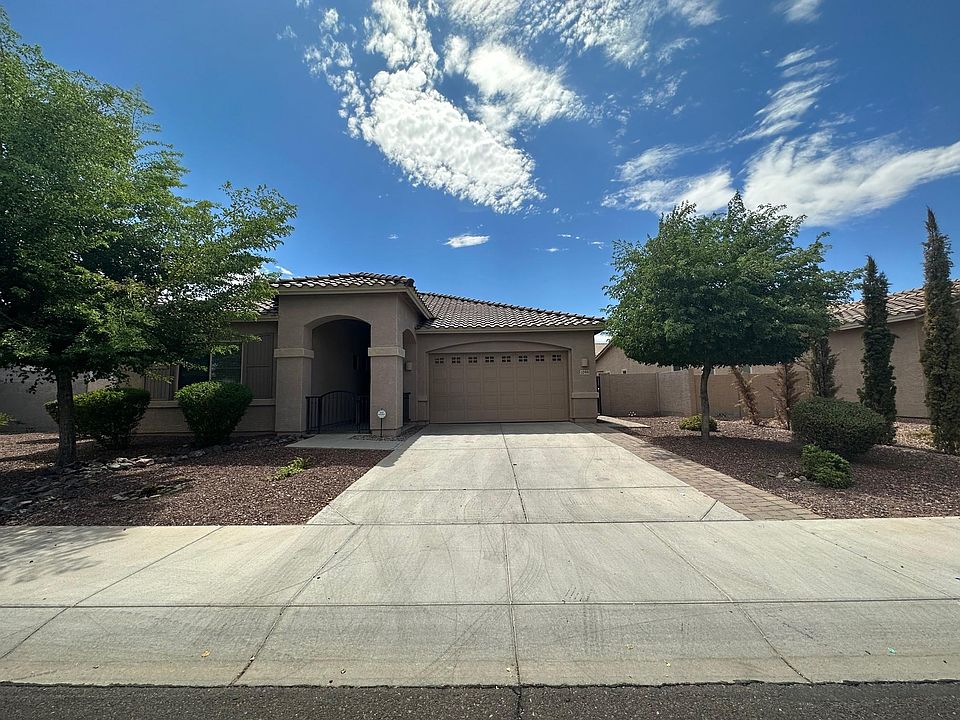 1st image of 1099 E Regent Dr