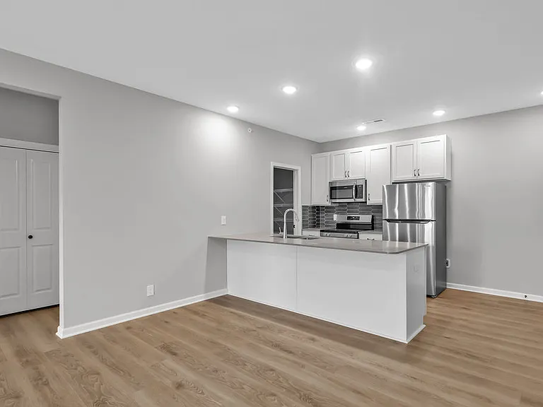 The Creek Apartments — Photo 42