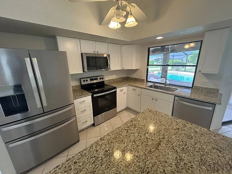 2093 Rio De Janeiro Ave — Photo 6