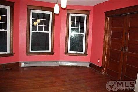 2nd image of 18 S Oakwood Ter