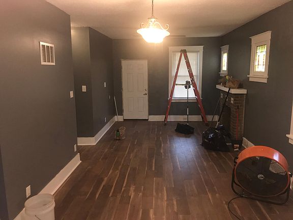 3rd image of 4530 Margaretta Ave