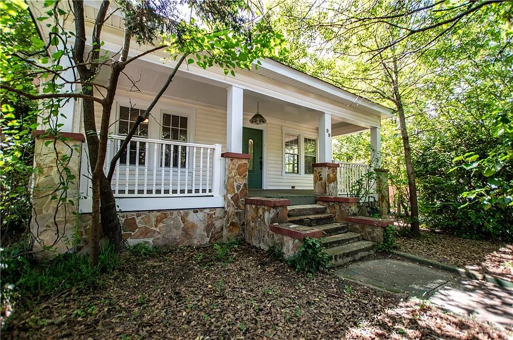 3 bed, 2.0 bath, 1891 sqft, $2,900 — Photo 2