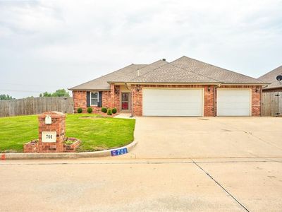 701 Azalea Pl, Yukon, OK, 73099