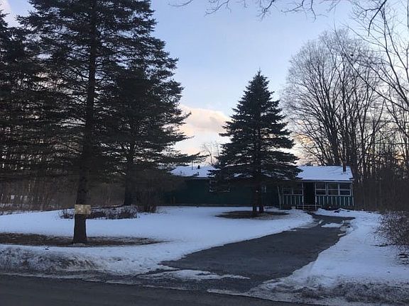 2nd image of 77 Country Ln