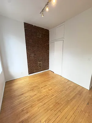 Rented by Oxford Property Group | media 19