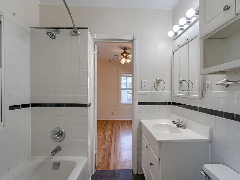 5540 Pine St — Photo 14