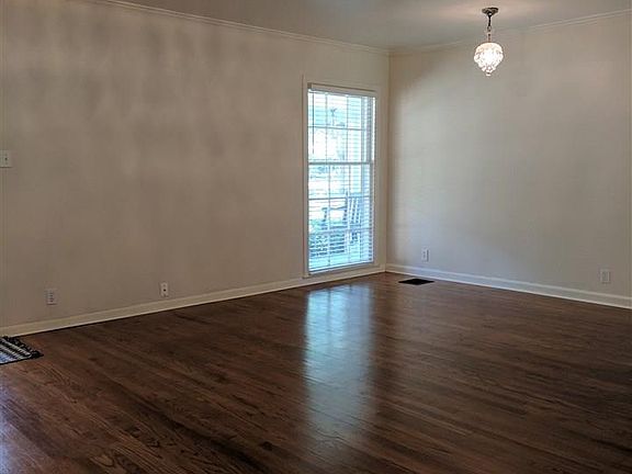 4th image of 2406 Dartmouth St