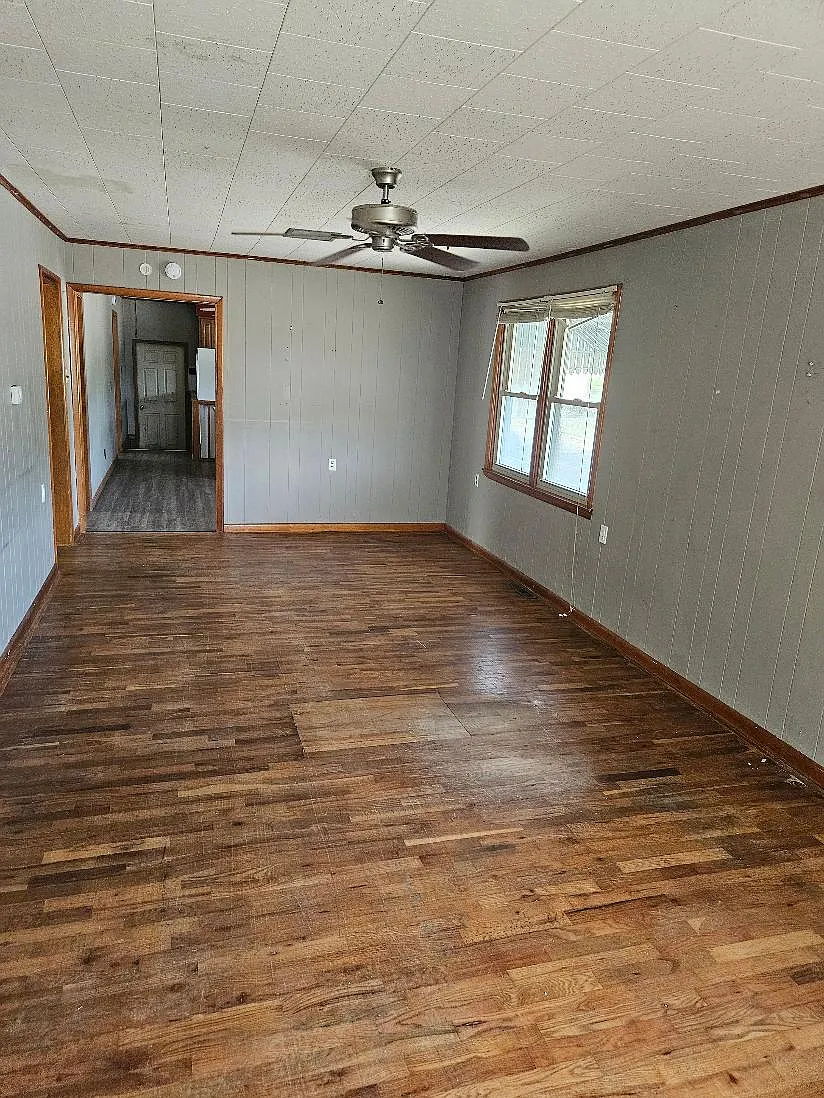 3 bed, 1200 sqft, $1,200 — Photo 4