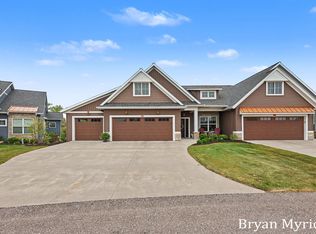 4726 W Wind Dr, Holland, MI 49423