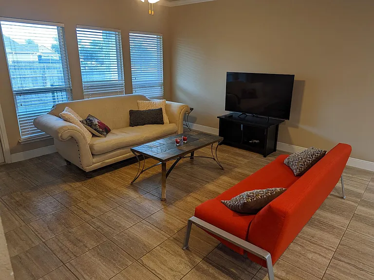 619 Green Mesa Dr — Photo 3