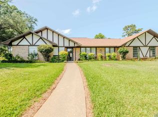 16 Ramblewood Dr, Longview, TX 75605