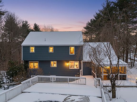 3rd image of 18 Lorri Rd