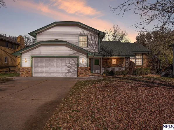 1418 Cherry Tree Ln, Papillion, NE 68133