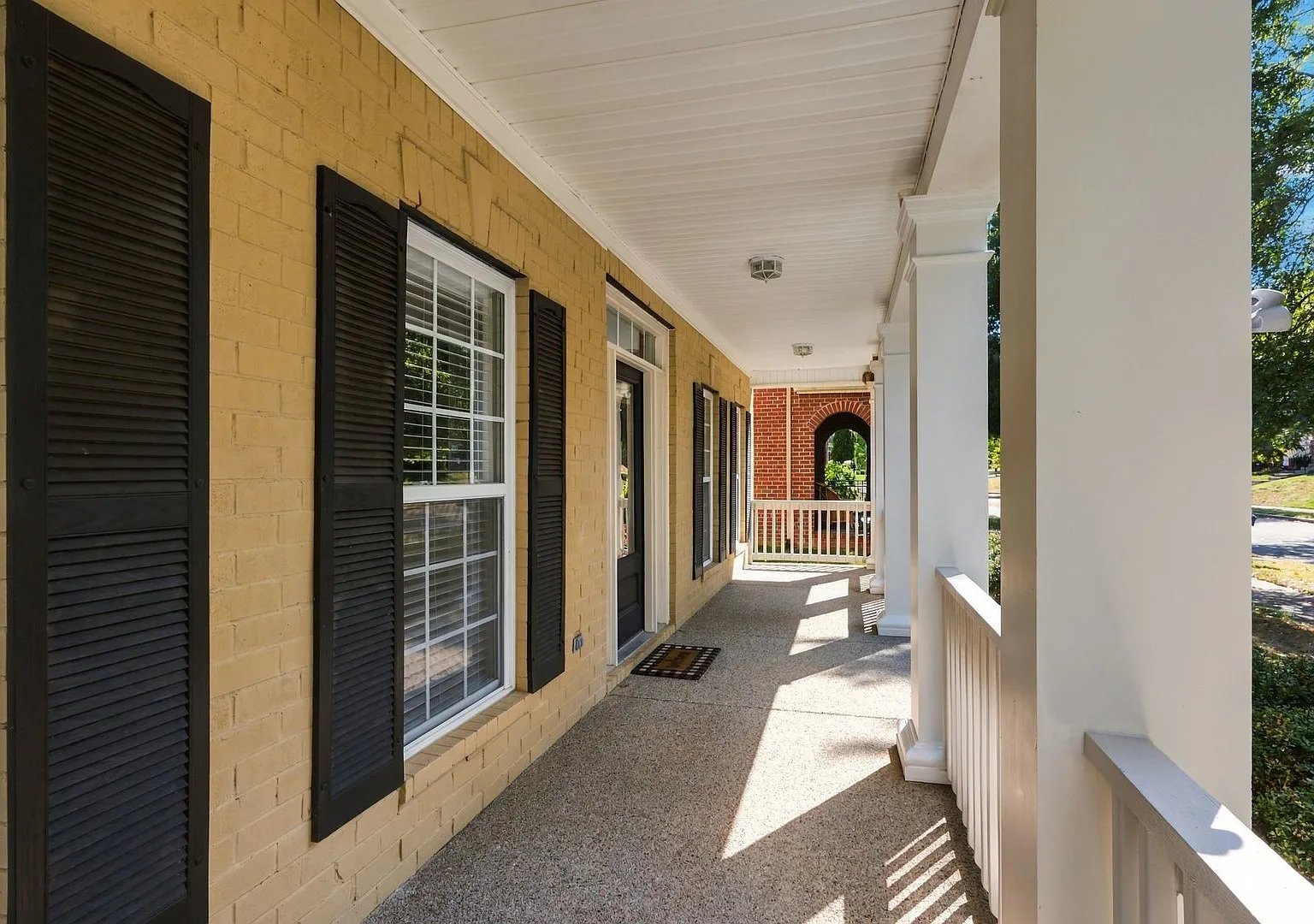 Beautiful 5-Bedroom Home in The Meade of Avalon — Photo 3
