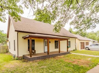 920 N 9th St, Neodesha, KS 66757