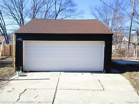 3rd image of 12461 Riad St