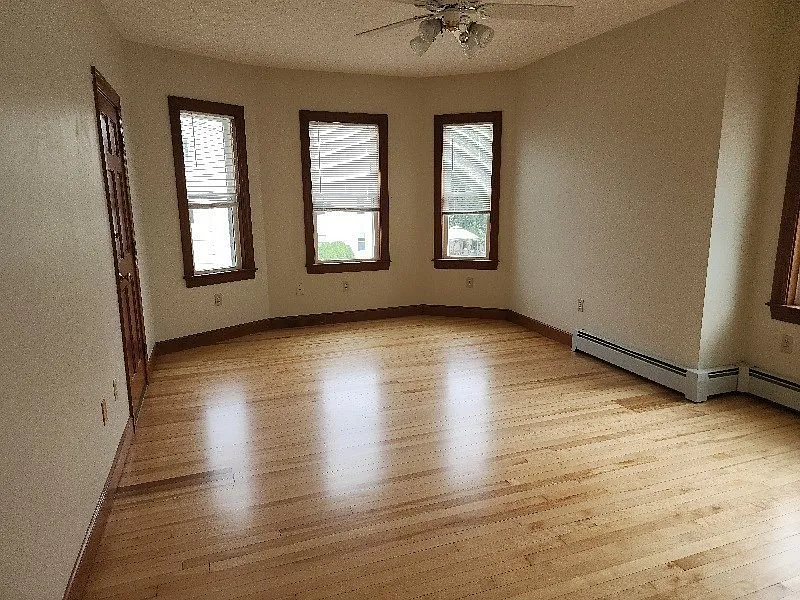 3 bed, 1.0 bath, 1148 sqft, $2,375 — Photo 4