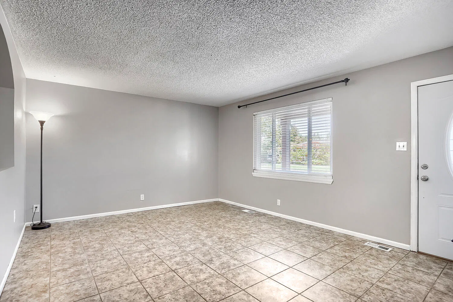 4 bed, 1700 sqft, $3,000 — Photo 4