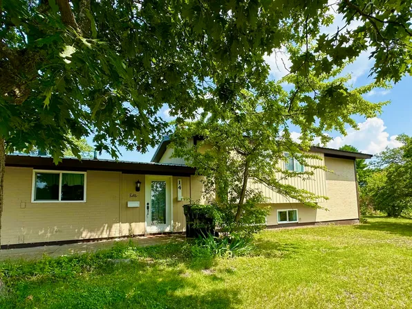 14 Monterey Dr, Kincheloe, MI 49788
