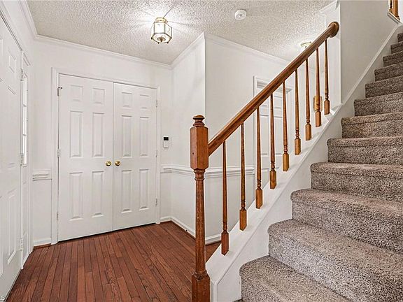 5th image of 3226 Derby Cir