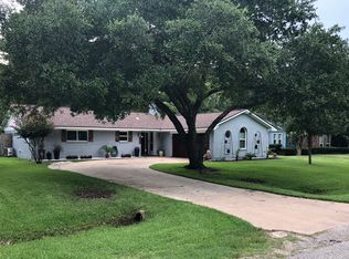 5013 Longshadow Dr, Dickinson, TX 77539